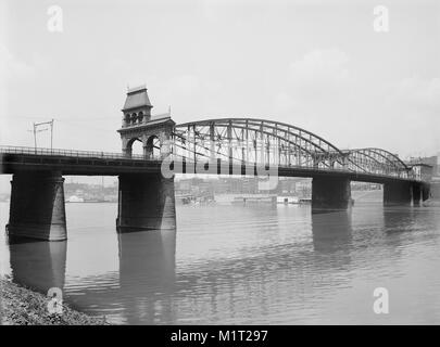 Smithfield Street Bridge e Monongahela River, Pittsburgh, Pennsylvania, USA, Detroit Publishing Company, 1900 Foto Stock