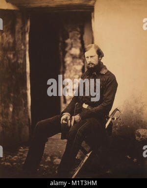 Il tenente colonnello britannico Prince William Augustus Edward di Sassonia-weimar, piena lunghezza Ritratto seduto in uniforme, Guerra di Crimea, Crimea, Ucraina, da Roger Fenton, 1855 Foto Stock