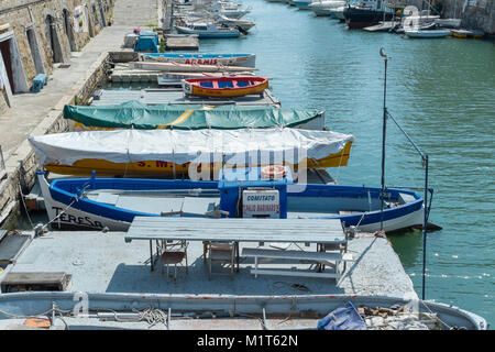 Barche in Canal Royal a Livorno, Toscana, Italia. Foto Stock