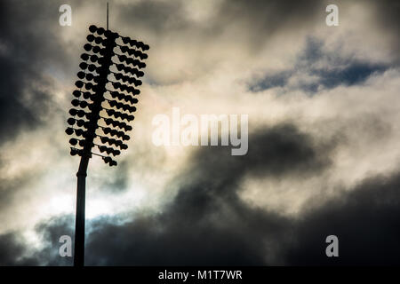 Fari di lavoro ad alta intensità luminosa a Lancashire Cricket Club, Manchester. Foto Stock