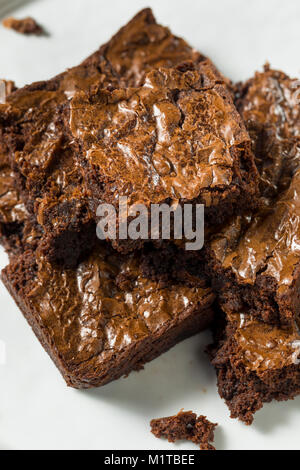 Double Dark Brownie al cioccolato pronto a mangiare Foto Stock