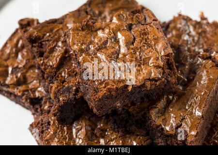 Double Dark Brownie al cioccolato pronto a mangiare Foto Stock