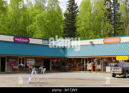 Talkeetna, Alaska, Stati Uniti d'America - 19 Maggio 2017: Trading Post nella piccola città Talkeetna, Alaska. Foto Stock