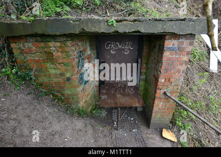 Ingresso alla ex top secret WWII communications bunker, HMS in avanti, Heighton Hill, Newhaven, East Sussex. Foto Stock