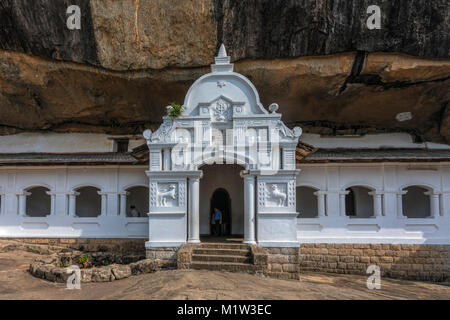 Dambulla tempio nella grotta, Matale provincia centrale, Sri Lanka, Asia Foto Stock