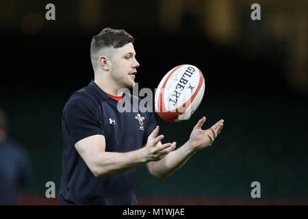 Principato Stadium di Cardiff, Regno Unito. 2° febbraio 2018. Steff Evans del Galles durante il Galles di rugby capitani eseguire presso il Principato Stadium di Cardiff , Galles del Sud Venerdì 2 febbraio 2018. Il team si sta preparando per la loro apertura Natwest 6 Nazioni 2018 gara di campionato contro la scozia a domani. Credito: Andrew Orchard/Alamy Live News Foto Stock