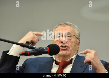 San Pietroburgo, Russia. 2 febbraio 2018. Vladimir Zhirinovsky, Russo Partito Liberale Democratico leader e un candidato nelle 2018 elezioni presidenziali russe durante la sua lezione in Università Statale di San Pietroburgo di strumentazione aerospaziale. © Anton Veselov/Alamy Live News Foto Stock