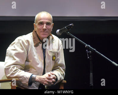 Atene, Grecia. Il 1° febbraio 2018. Attore Daniel Day-Lewis colloqui durante la premiere del suo nuovo film "Thread fantasma' ad Atene, Grecia, 01 febbraio 2018. ©Elias Verdi/Alamy Live News Foto Stock