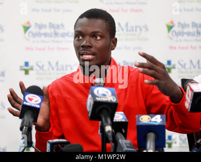 Florida, Stati Uniti d'America. 2° febbraio 2018. Samuel Moss Jr. parla ai membri dei media al St. Mary's Medical Center di West Palm Beach Venerdì, 2 febbraio 2018. Credito: Bruce R. Bennett/Palm Beach post/ZUMA filo/Alamy Live News Foto Stock