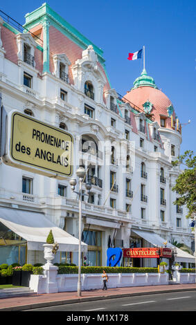 Francia, dipartimento delle Alpi Marittime, Côte d'Azur, Nizza Promenade des Anglais, l'Hotel Negresco Foto Stock