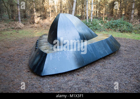 La scultura a Rendlesham UFO trail, Rendlesham forest, Suffolk, Inghilterra, Regno Unito Foto Stock