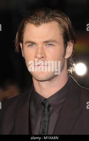 Chris Hemsworth assiste la premiere mondiale di Thor - Il mondo oscuro di Odeon Leicester Square, Londra. Il 22 ottobre 2013 © Paul Treadway Foto Stock