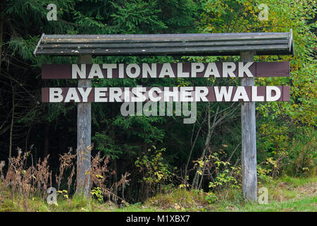 Segno di benvenuto nel Parco Nazionale della Foresta Bavarese / Nationalpark Bayerischer Wald, Bavaria / Bayern, Germania Foto Stock