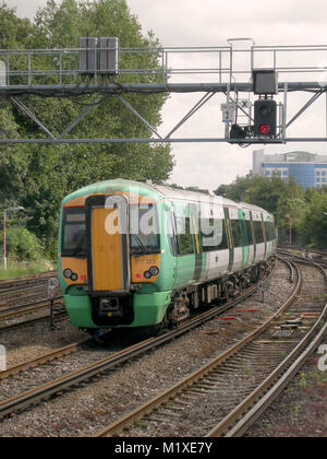 Classe 377 treni passeggeri a Southampton, Inghilterra Foto Stock