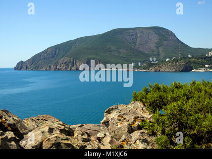 Vista del Monte Ayu-Dag dal capo di Plaka Crimea Foto Stock