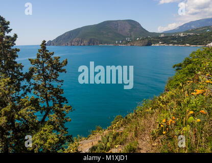 Vista del Monte Ayu-Dag dal capo di Plaka Crimea Foto Stock