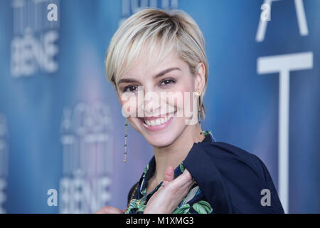 Roma, Italia. 02Feb, 2018. Attrice italiana Elena Cucci Photocall del film in italiano 'A Casa Tutti Bene" diretto da Gabriele Muccino Credito: Matteo Nardone/Pacific Press/Alamy Live News Foto Stock