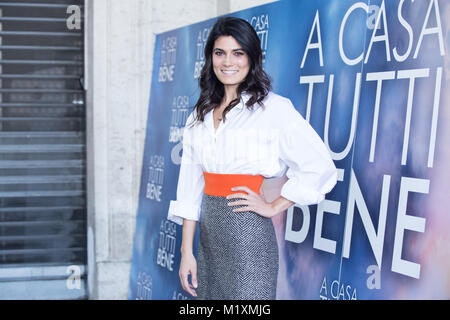 Roma, Italia. 02Feb, 2018. Attrice italiana Valeria Solarino Photocall del film in italiano 'A Casa Tutti Bene" diretto da Gabriele Muccino Credito: Matteo Nardone/Pacific Press/Alamy Live News Foto Stock