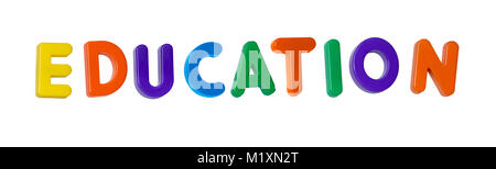 La parola "istruzione" costituita da plastica colorata lettere Foto Stock