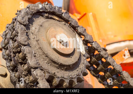 Lubrificate la ruota dentata vista in dettaglio dal porto marittimo Foto Stock