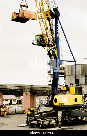Gru portuale presso il porto di Walvis Bay, Namibia Foto Stock