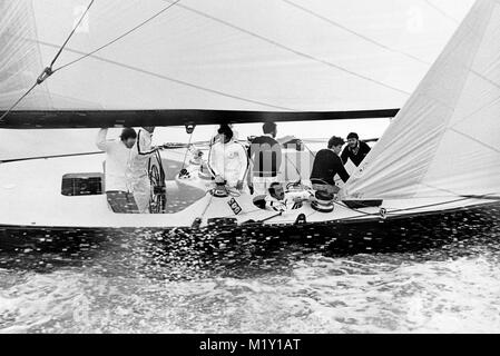 AJAXNETPHOTO. 1980. SOLENT, Inghilterra. - Coppa America CHALLENGER - Cuor di leone (GBR) sulla vela prove. Foto : JONATHAN EASTLAND / AJAX REF:HDD YA 1979 02 Foto Stock