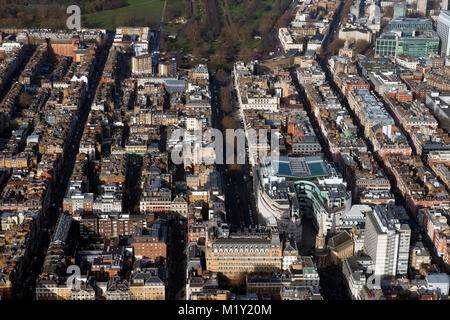 Vista aerea del West End di Londra con la BBC edificio e BT Tower. Foto Stock