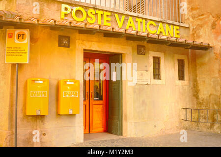 Una vista ravvicinata di Ufficio Postale del Vaticano, Città del Vaticano, Roma Foto Stock