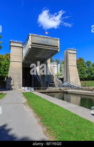 Sollevamento della nave Peterborough, Trent-Severn fluviale, Peterborough, Ontario, Canada Foto Stock