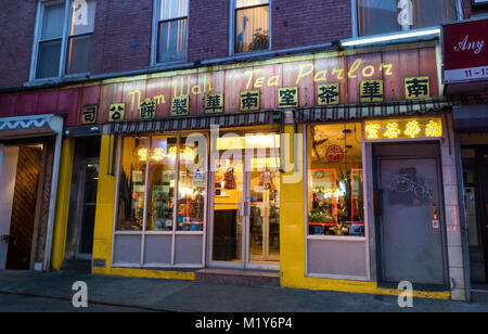 Nom Wah salotto da tè in Chinatown, New York City Foto Stock