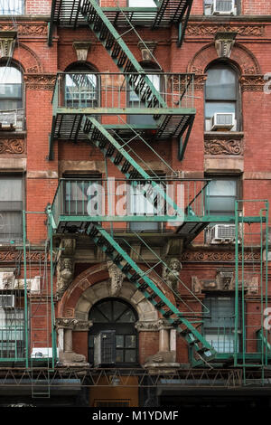 Il vecchio edificio di appartamenti in Greenwich Village, Manhattan New York City Foto Stock