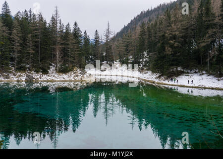 I turisti che visitano la Gruener vedere in inverno Foto Stock