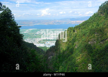 Una vista spettacolare di Dali come visto dal Monte Cangshan in Yunnan, Cina Foto Stock