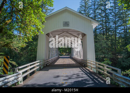 Ponte coperto in Linn County Oregon Foto Stock