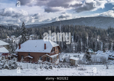 La neve era come un bianco e manto lucido Foto Stock