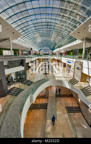 Interno del Core Shopping Centre, centro commerciale al centro di Calgary, Alberta, Canada Foto Stock