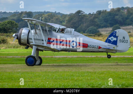 Gloster Gladiator decolla a Shoreham Airport Foto Stock