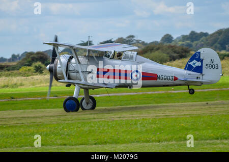 Gloster Gladiator decolla a Shoreham Airport Foto Stock