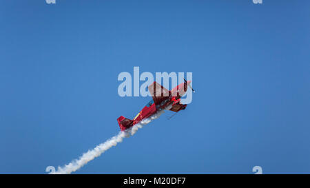 Jacquie Baby stunt piano al 2017 in Airshow Duluth, Minnesota, Stati Uniti d'America. Foto Stock