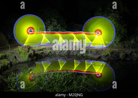 In Tandem,luce la verniciatura con quattro piedi tubo Foto Stock