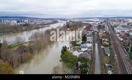 La Senna inondazioni in Poissy, Yvelines, Francia Foto Stock