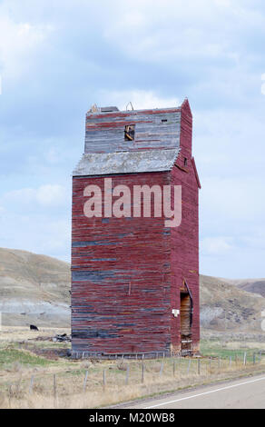 Vecchio ascensore abbandonati nelle zone rurali Alberta Foto Stock