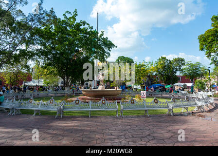 Valladolid, Yucatan, Messico, Parque Principal Francisco Cantón Rosado, il parco principale nel centro di Valladolid Foto Stock