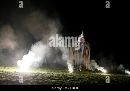 Marsden, UK Jack Frost presso il festival di Imbolc in Marsden, 3 febbraio, 2018 (C)Barbara Cook/Alamy Live News Credito: Barbara Cook/Alamy Live News Foto Stock