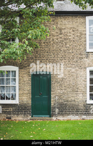 Architettura tra le case e boatsheds a Cambridge nel Regno Unito. Foto Stock