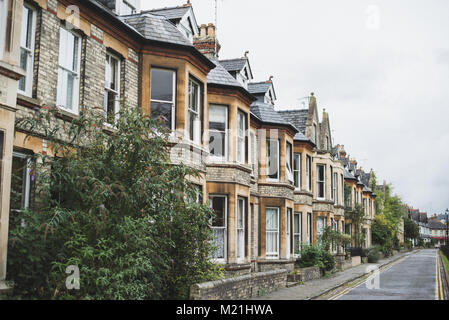 Architettura tra le case e boatsheds a Cambridge nel Regno Unito. Foto Stock