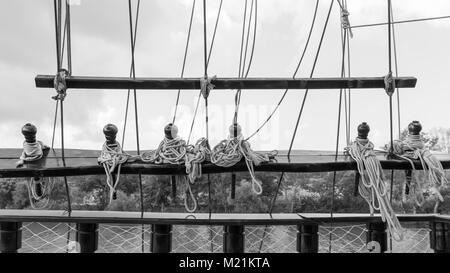 Gancio su una vecchia nave a vela turk turchia europa Foto Stock