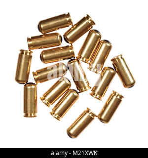 9mm proiettili isolato su bianco. Foto Stock