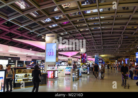 Bangkok Suvarnabhumi Airport: terminal duty free shopping, , , della Thailandia Foto Stock