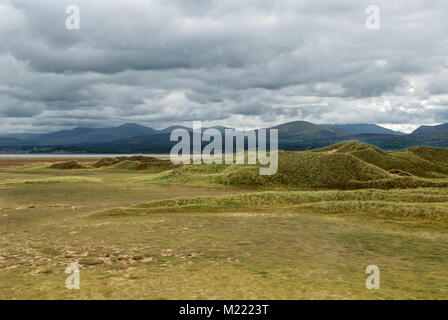 Newborough Warren è un esteso sistema di dune su Anglesey (Galles del Nord). Si tratta di uno dei più importanti sistemi dunosi in Europa per la conservazione delle dune. Foto Stock